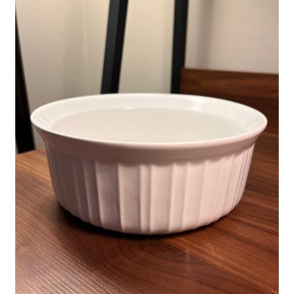 CorningWare French White 1.5 Qt Round Baking Dish Stoneware Casserole Oven Safe - Picture 1 of 6